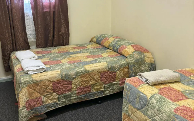 Broken Hill Tourist Lodge