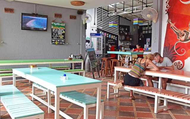 Mad Monkey Hostel Kampot