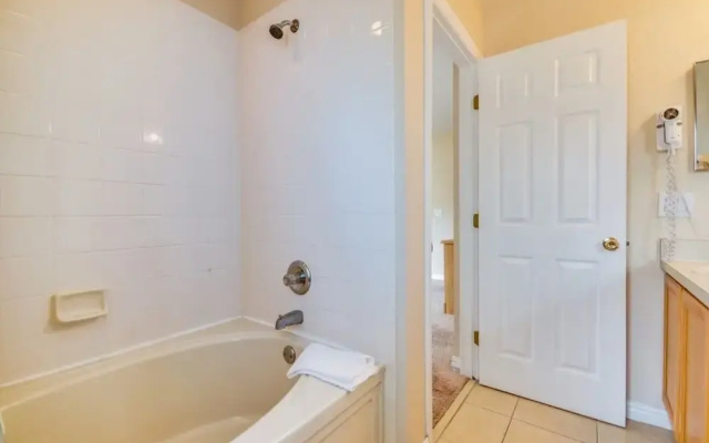 734lam Regal Palms Town Home