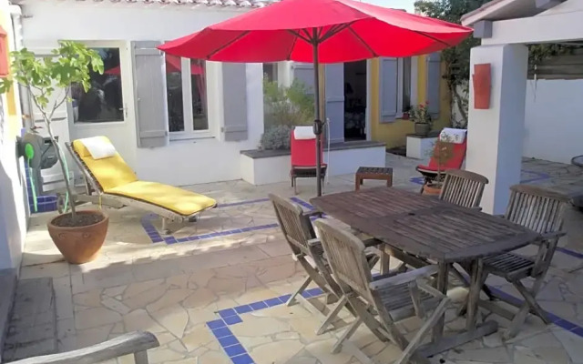 Les Yeux Bleus Bed & Breakfast