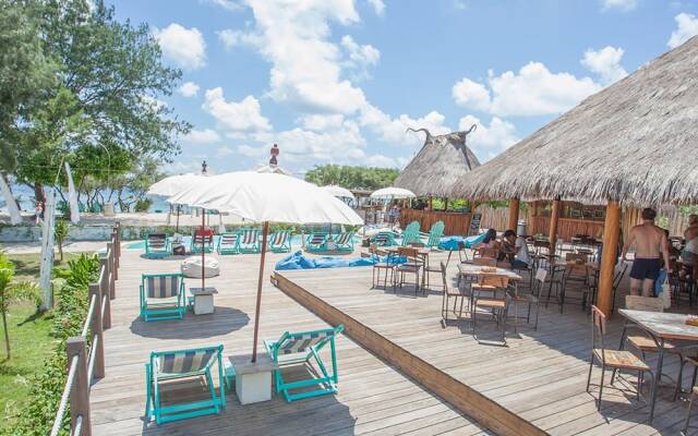 Le Pirate Beach Club Gili Trawangan