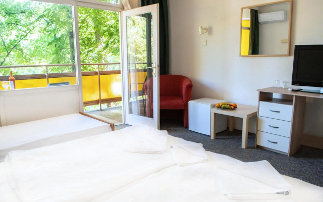 CE Napfény Hotel