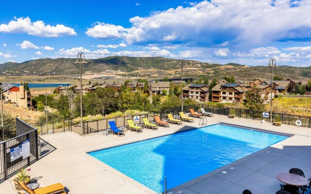 Lake View Ski Chalet