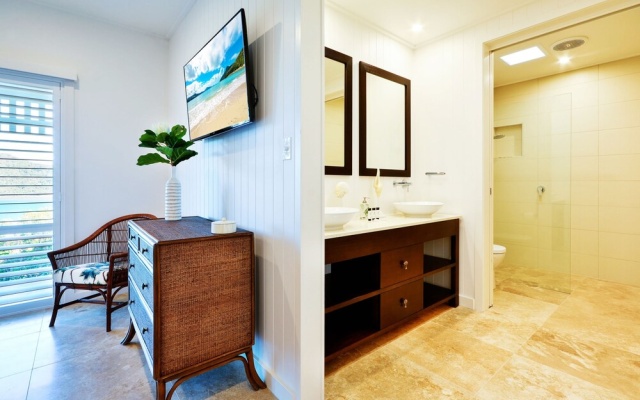 Whitehaven Luxury 5 Bedroom 5 Bathroom House Ocean View With 2 Golf Bu – Guest Rooms – Hamilton Island