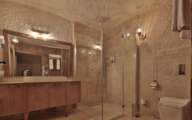 Elit Cave Suites