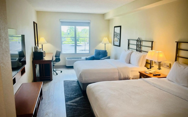 SEVEN Sebring Raceway Hotel