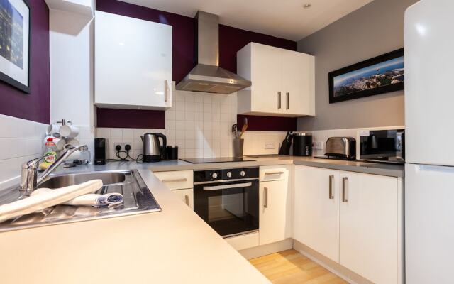 Lakeside view - Manchester townhouse