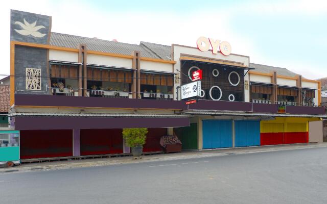 OYO 1885 Wisma Wongso Syariah