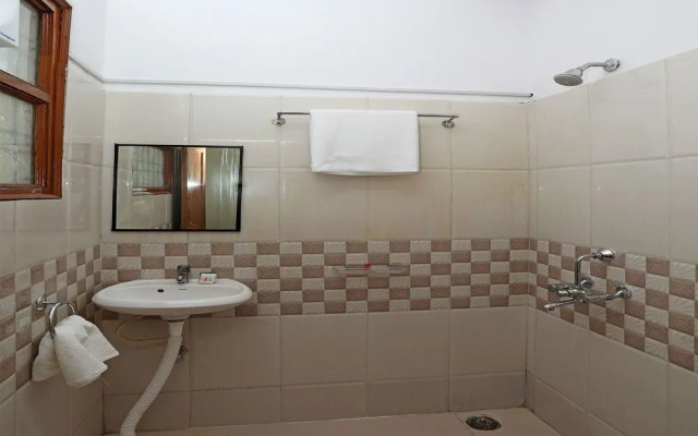 Oyo 9878 Home Cozy Stay Geetanjali Hospital