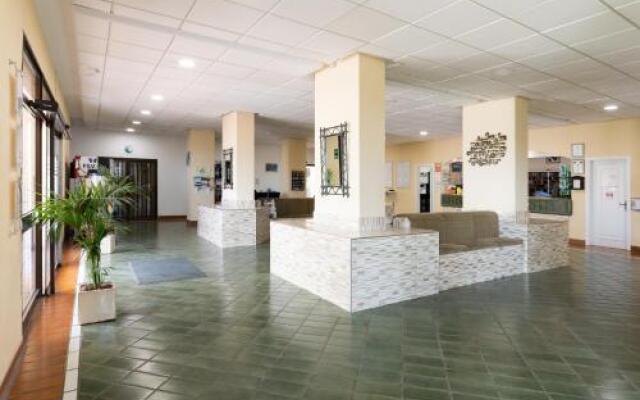 Tropic Apartments
