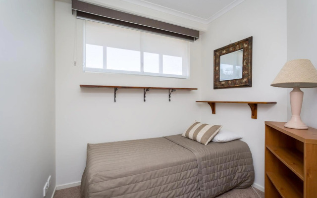 Kirra Beach Apartments