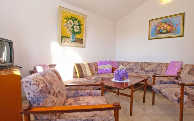 Apartment 950