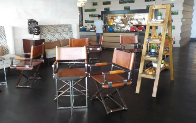 Soul on the Esplanade - HR Surfers Paradise