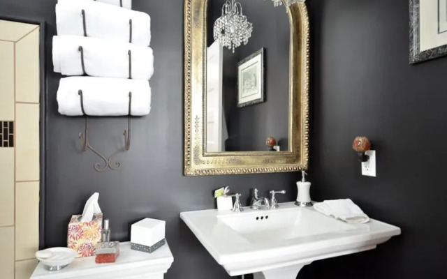 Clevedale Historic Inn and Gardens