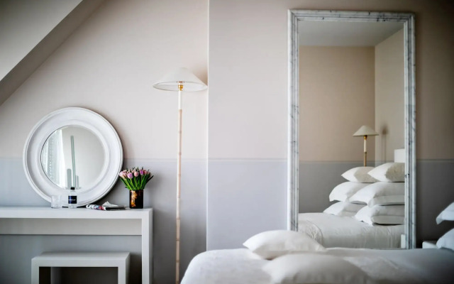 Monsieur George Hotel & Spa – Champs Elysées