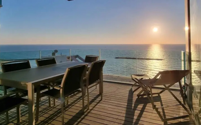Hayarkon Blue Sea I in Tel Aviv-yafo