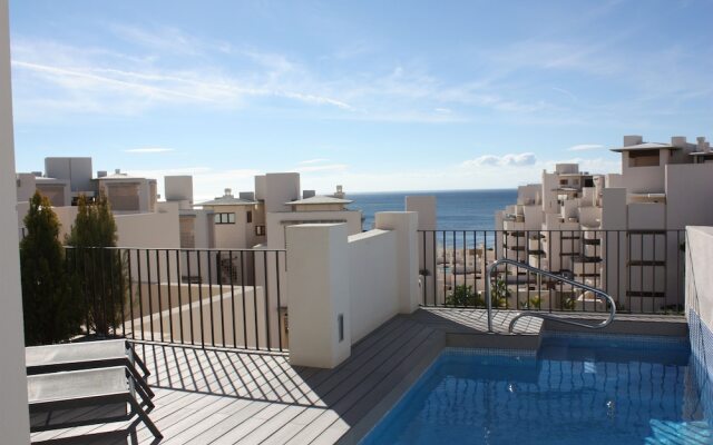Penthouse With Private Pool Near Beach