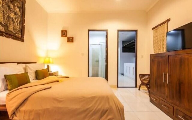 SMV -3BRPOL- JMPIRNG · 3BR Private Pool Walk to Beach and Shops Legian