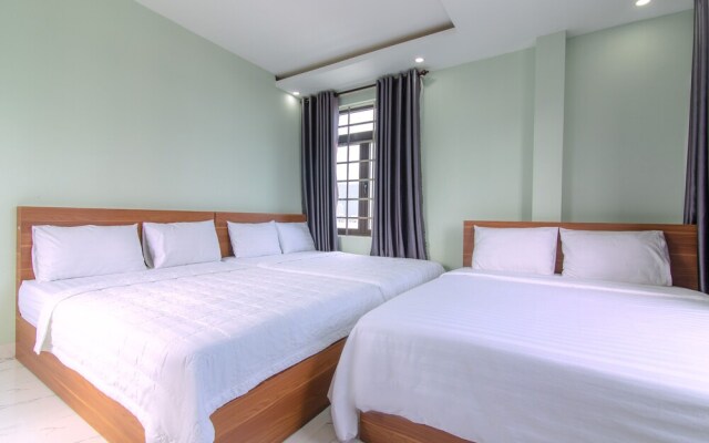 Spot On 855 Lucky Hotel