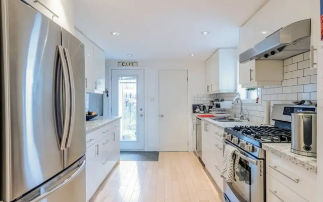 Beautiful, Modern & Spacious 2 Bedroom House