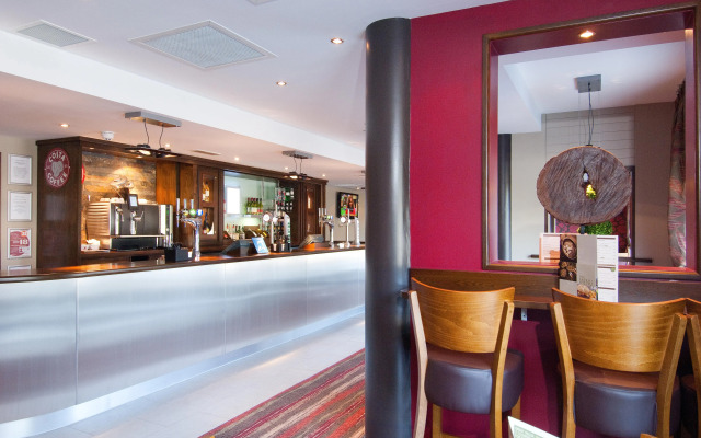 Premier Inn London Gatwick Manor Royal