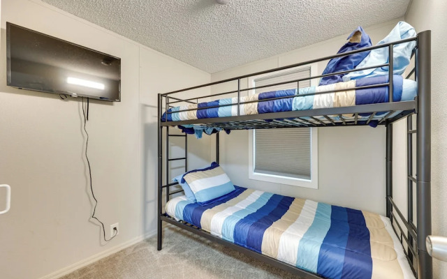 8 Mi to Laughlin Riverwalk: Waterfront Retreat