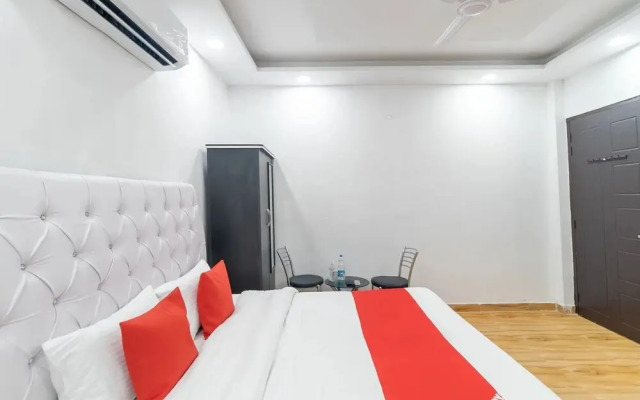 Paradise Studio by OYO Rooms