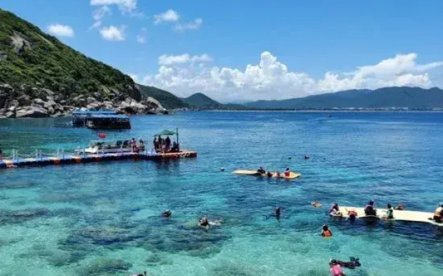 Shiguang Seaview Beauty Su (Sanya Wuzhizhou Island Houhai Branch)