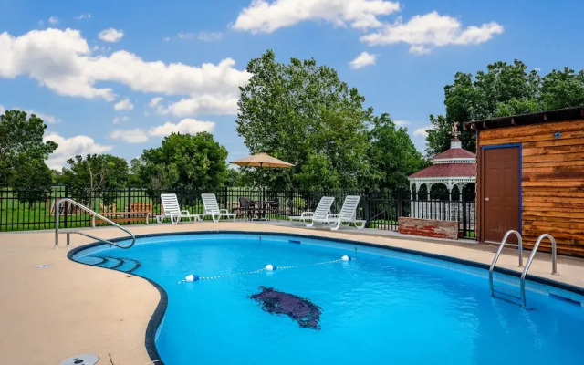 Fairway Inn