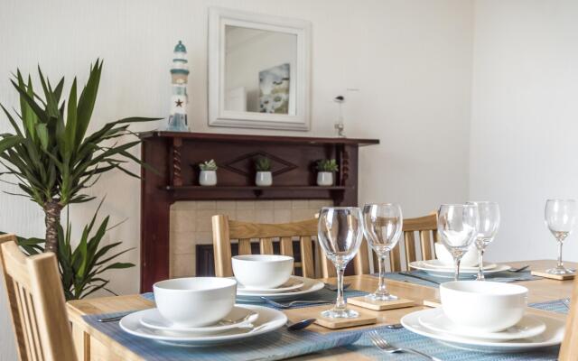 Sandy Retreat - 3 Bedroom Holiday Home - Tenby
