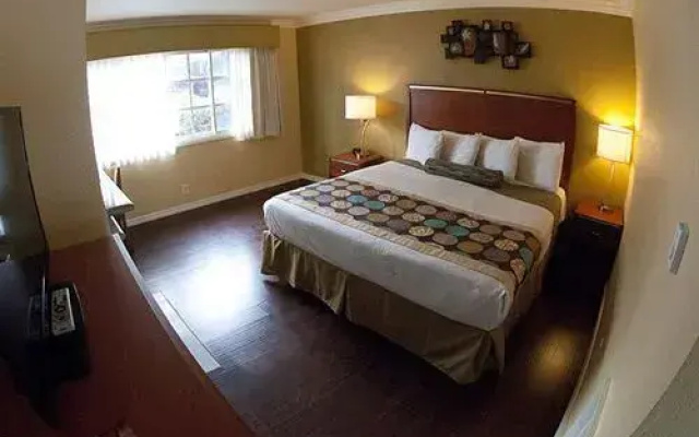 Deer Haven Inn & Suites