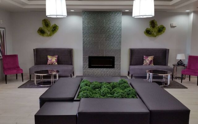 Best Western Plus Lytle Inn & Suites