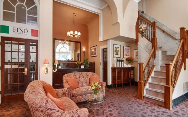 The Andrews Hotel - photo 2