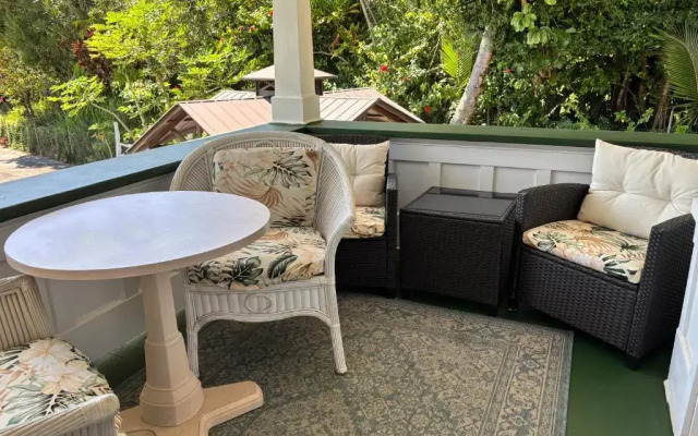 Hilo Bay Oceanfront B&B