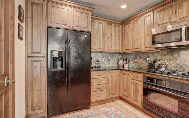 Elegant Updated 3 Bedroom Condo At One Arrowhead Place Condo by RedAwning