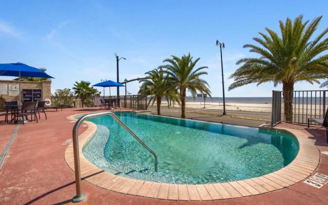 Holiday Inn Express Gulfport Beach by IHG