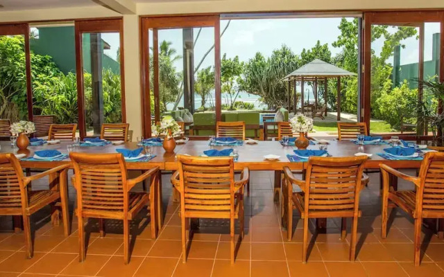 South Point Ocean - Whole Villa 8 Bedroom (Sleep 16)