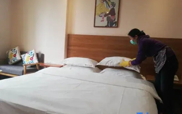 Sanyuesan Theme Hotel