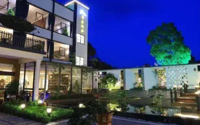 Shuiyun Jingshe Hot Spring Hotel (Xinfeng Meikeng)