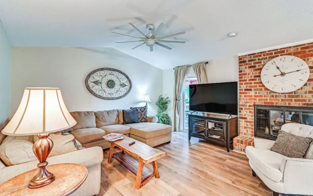 Charming Pinehurst Getaway w/ Golf Course View!