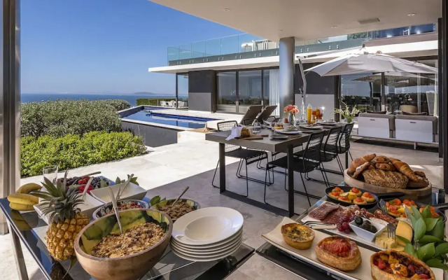 Moondance Villa & Suites