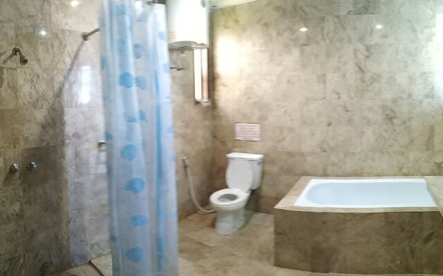 Villa Pinggir Danau Puncak for 30 pax