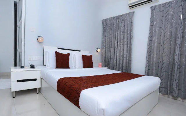 OYO 10611 Hotel Malabar Illam