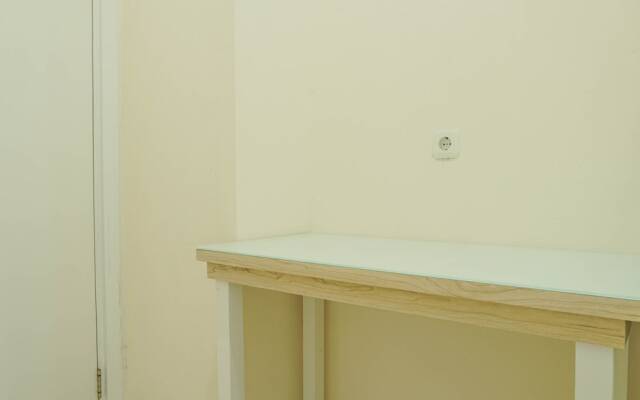 Comfy and Beautiful Studio Green Pramuka Apartment