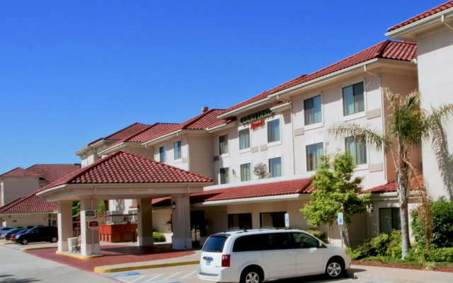 Courtyard by Marriott Houston Rice University