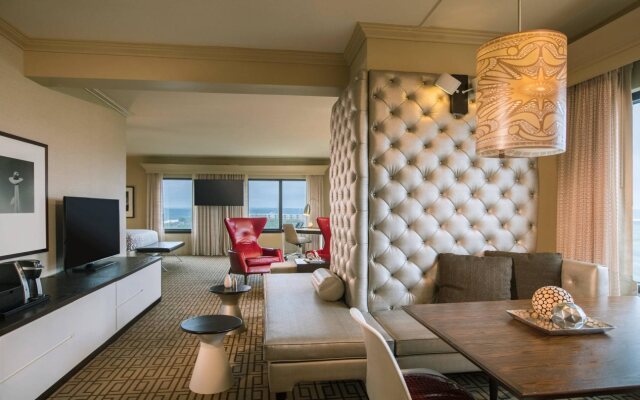 Renaissance Austin Hotel