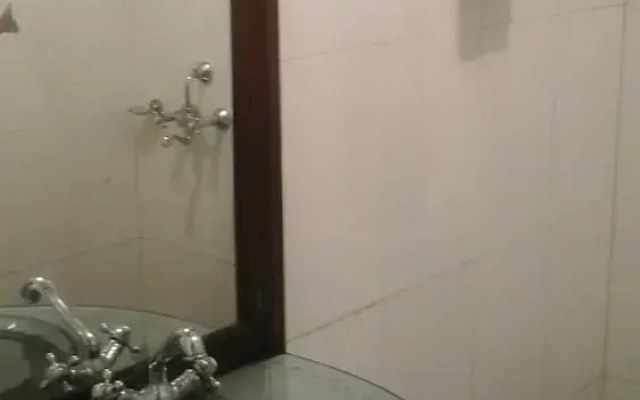 Hotel Dev Cottage