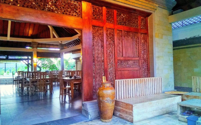 Nipuri Hotel