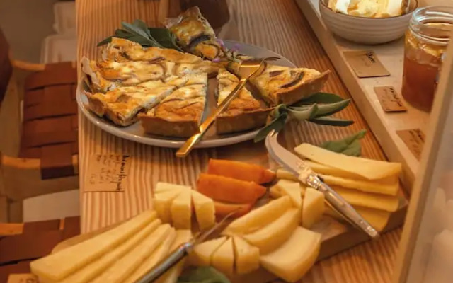 Birds of Paradise - Boutique surf lodge