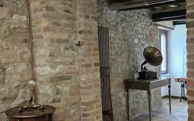 Rocca Contrada relais